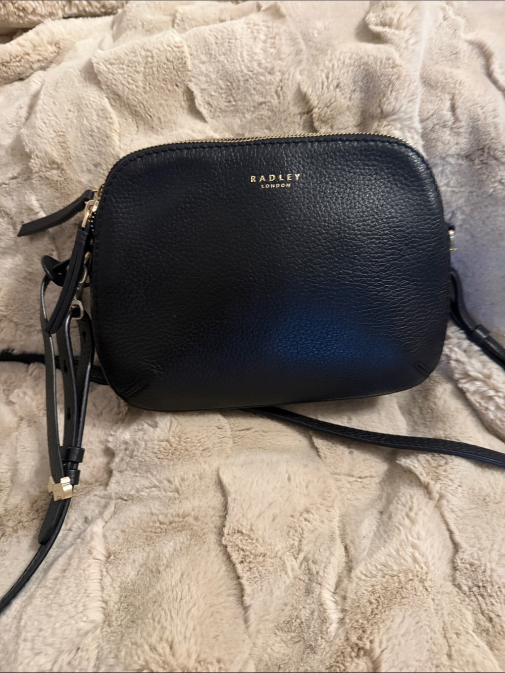RADLEY LONDON Black Pebbled Leather Crossbody Bag